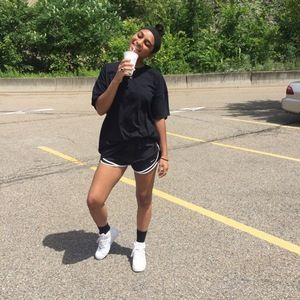 Meet your Posher, Lexie